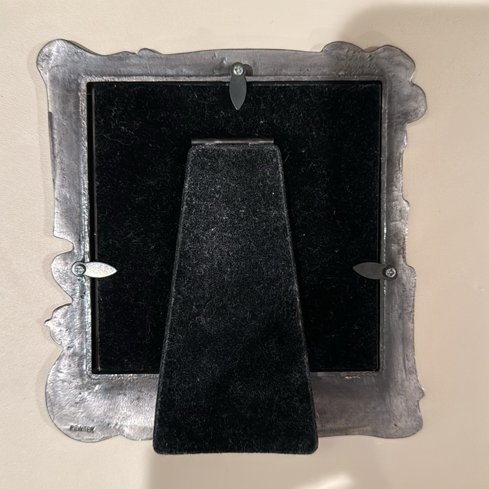 Heavy Pewter Art Nouveau picture frame 5.5” x 5.75” - Picture 2 of 3
